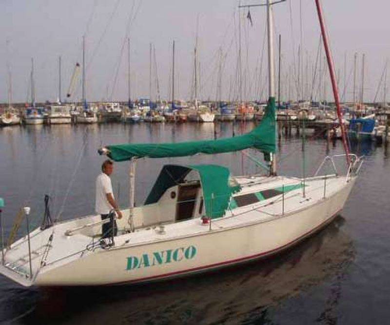 33 banner sailboat